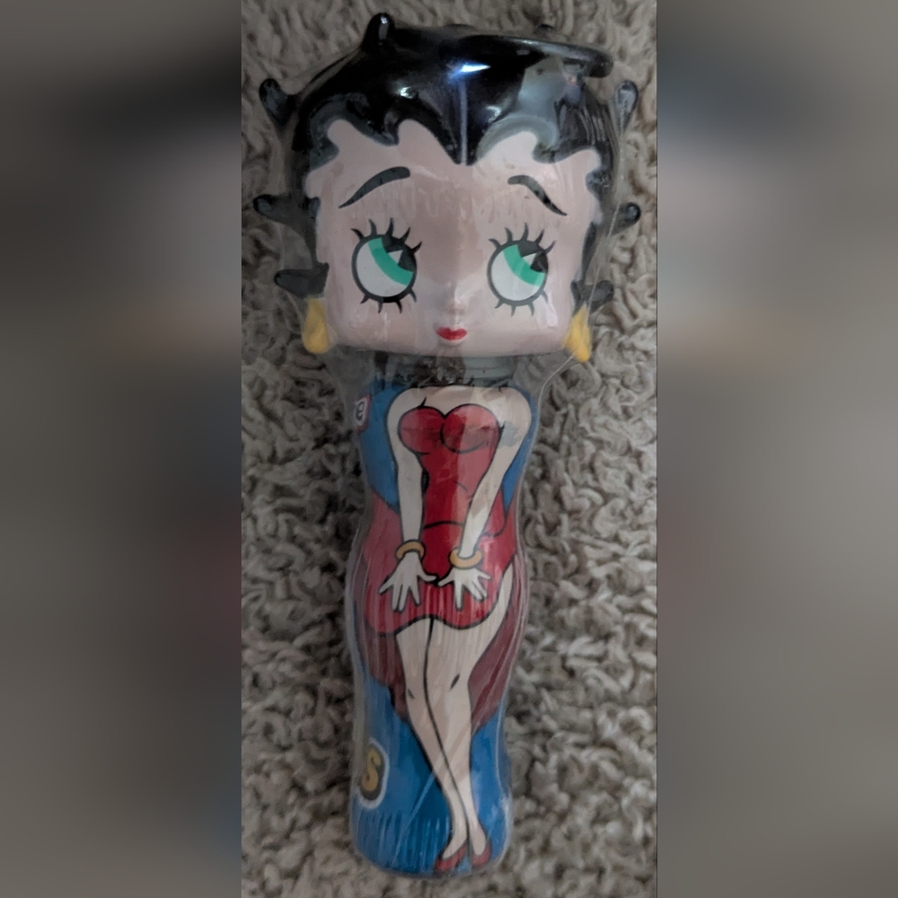 Aüsome Betty Boop Figurine with Red Dress